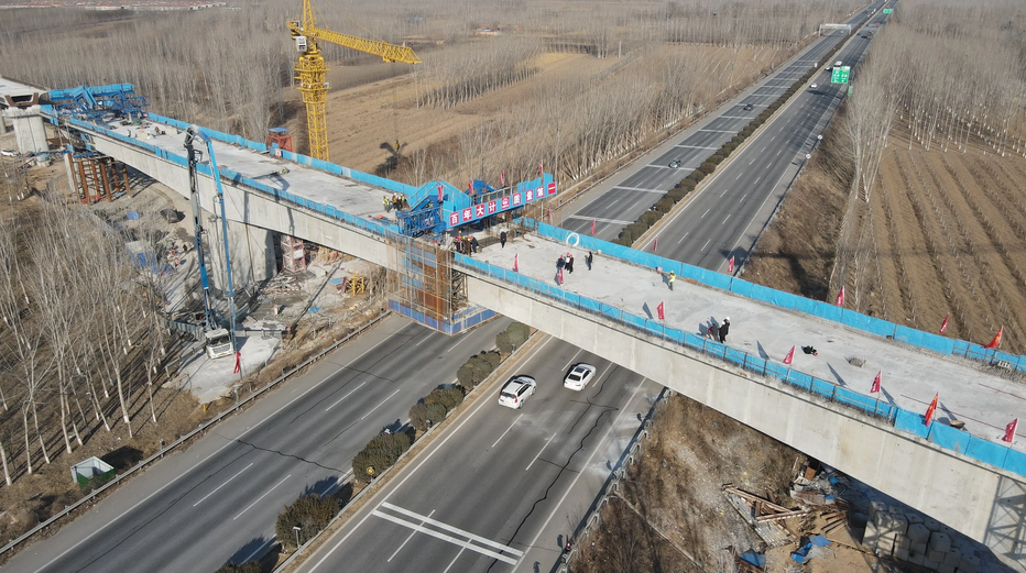 邯钢1.2万余吨百米重轨中标津兴铁路_COPY